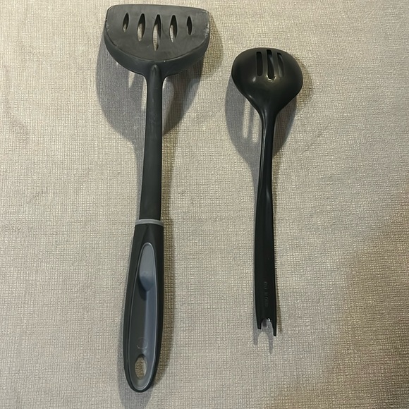 Assorted Kitchen Utensils - Picture 2 of 2